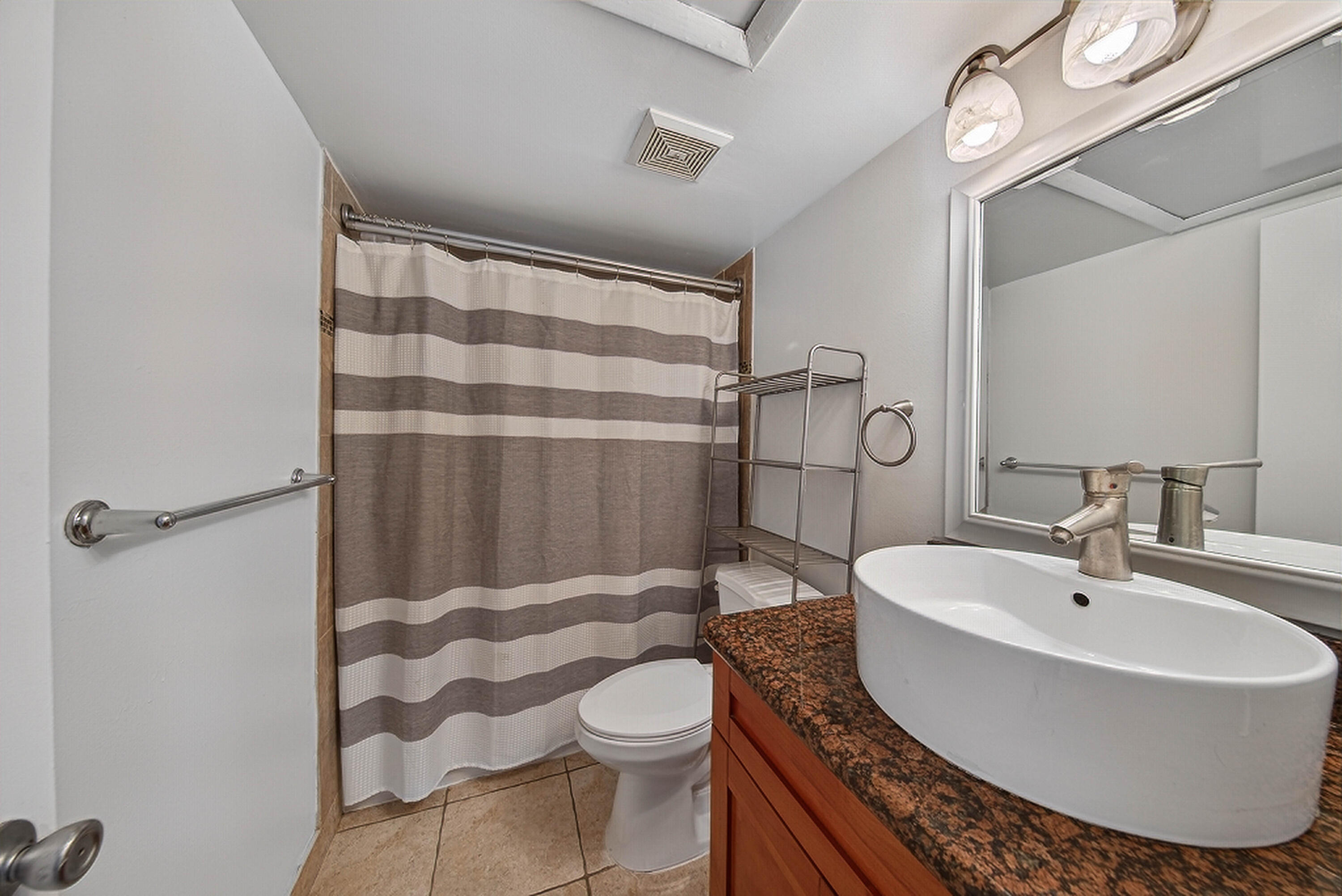 WILTON LAKE CONDOMINIUM - Residential Lease
