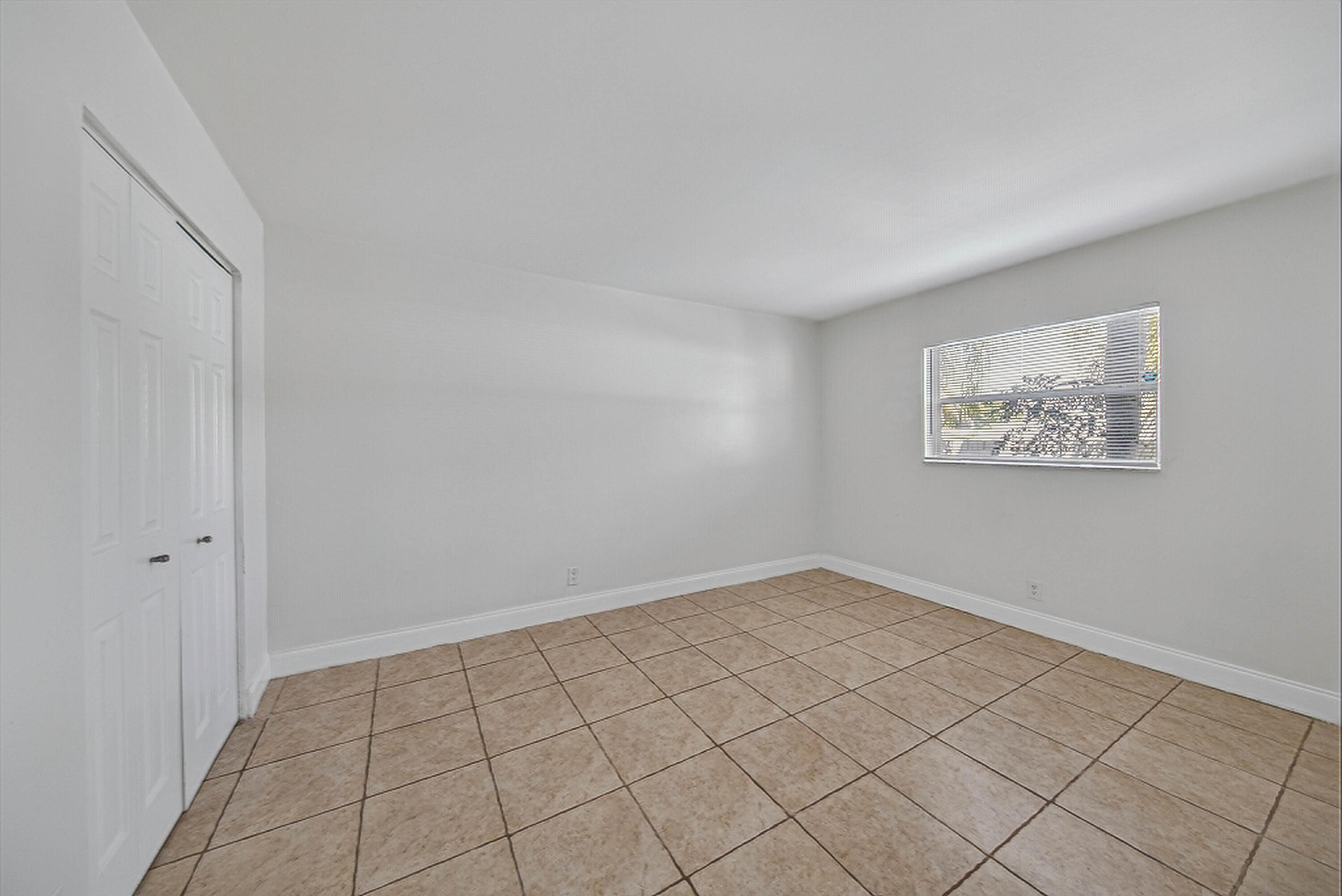 WILTON LAKE CONDOMINIUM - Residential Lease