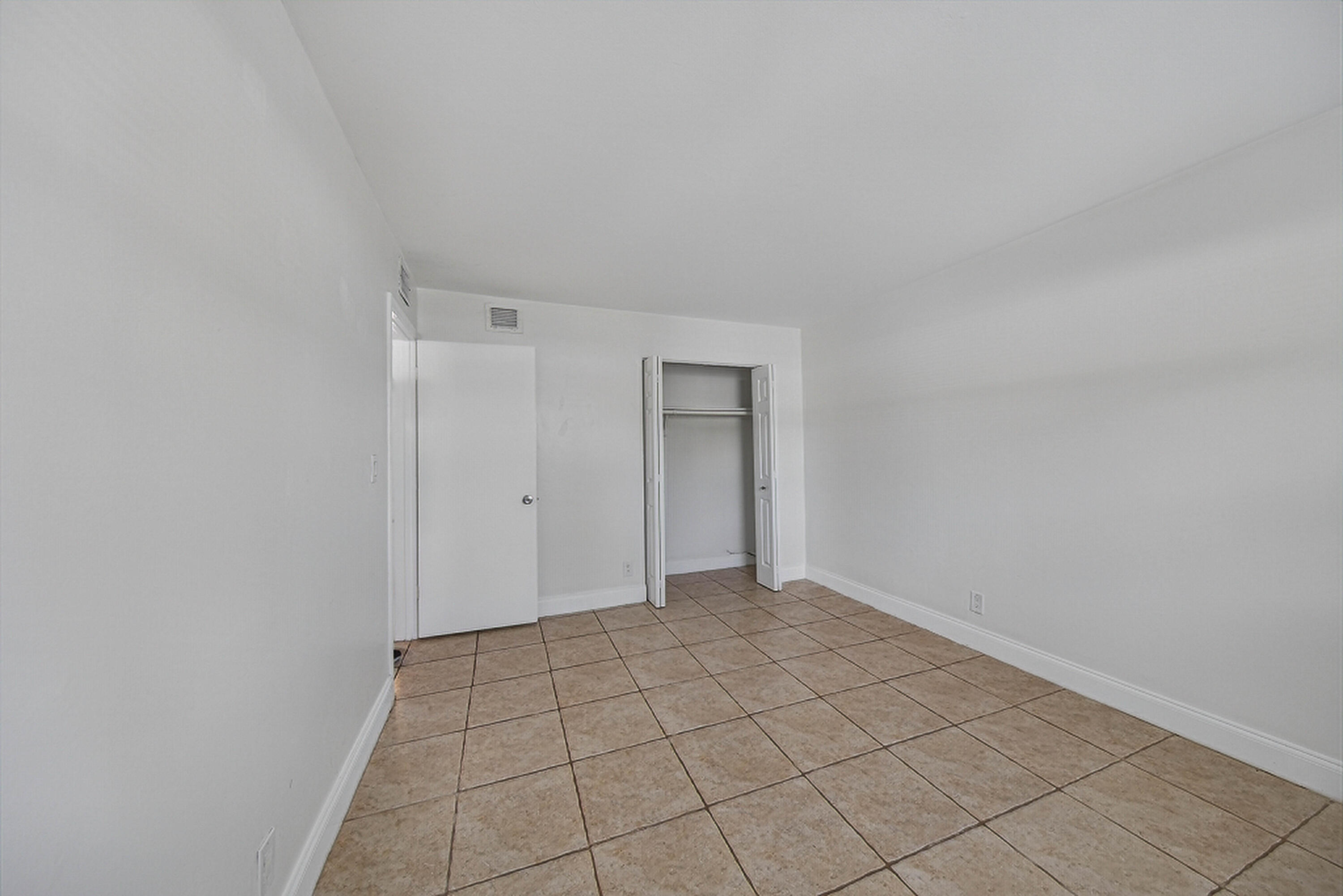 WILTON LAKE CONDOMINIUM - Residential Lease