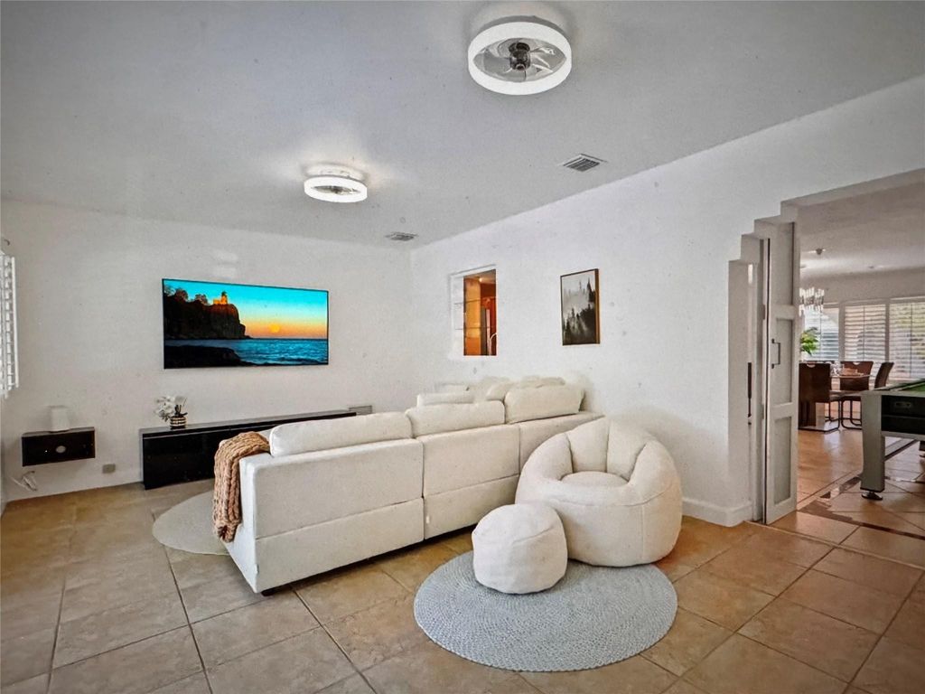 Photo of 2101 NE 25th Street, Wilton Manors, FL 33305 (MLS # F10552825)