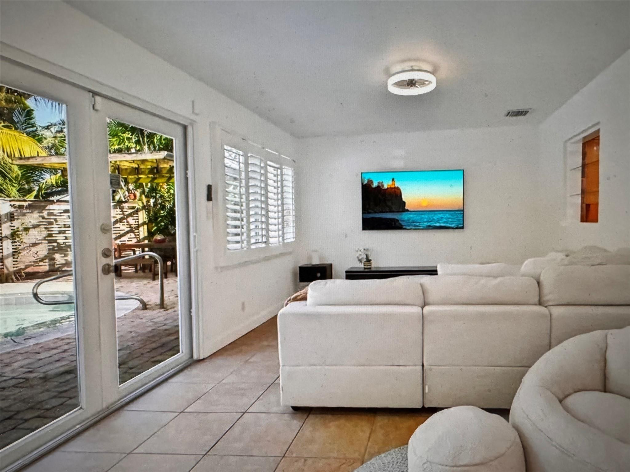 Coral Point 31-27 B - Residential Lease