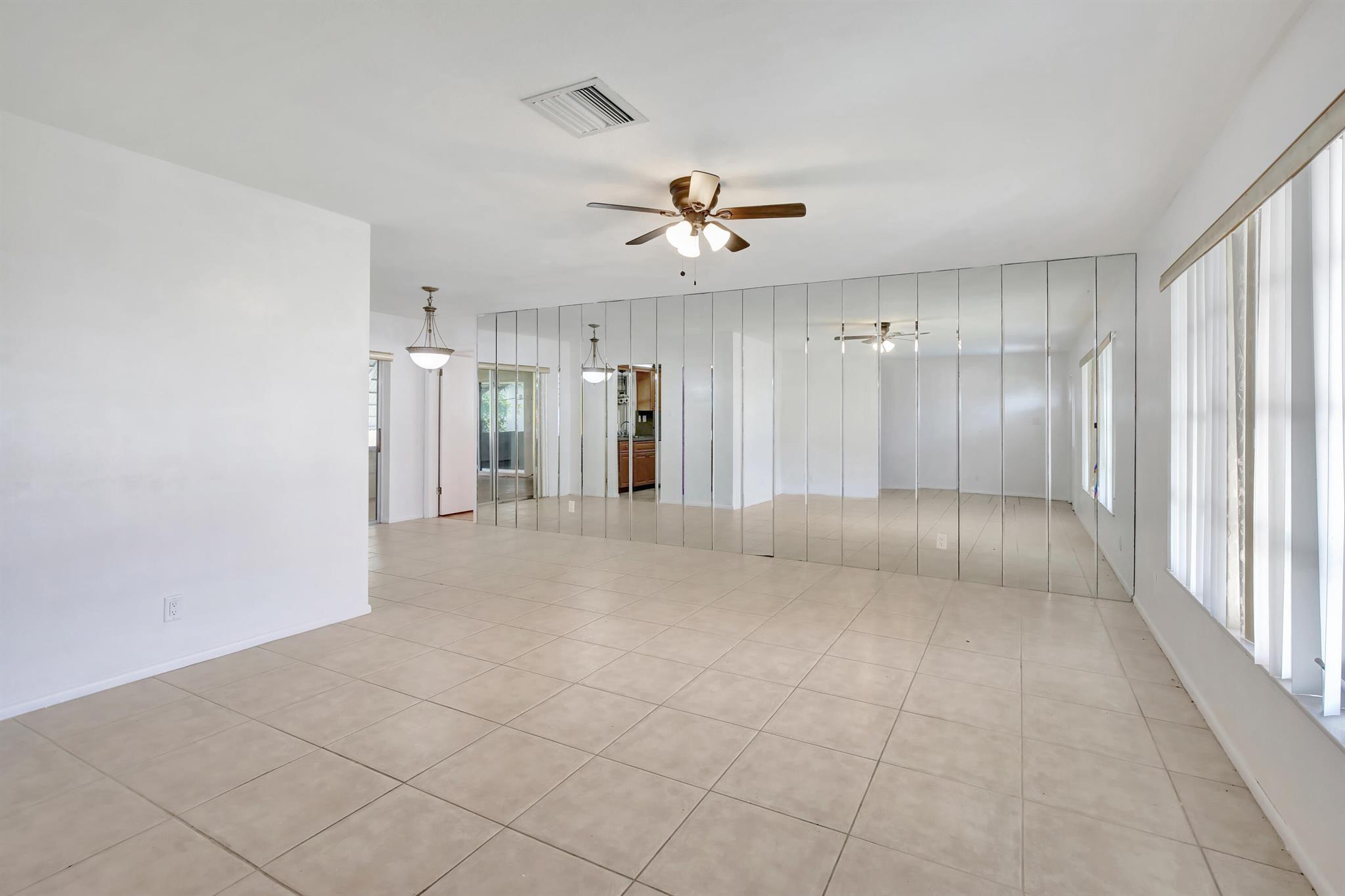 6707 NW 70th Street