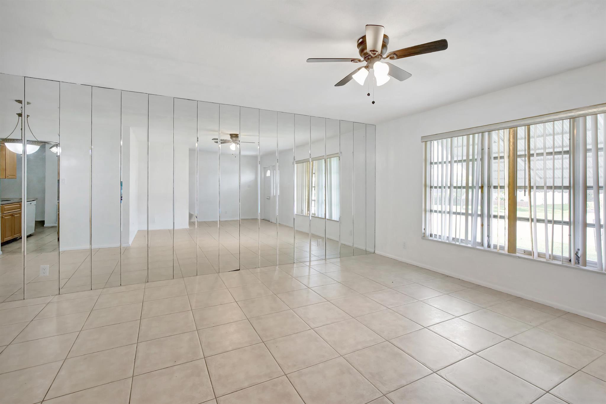 6707 NW 70th Street