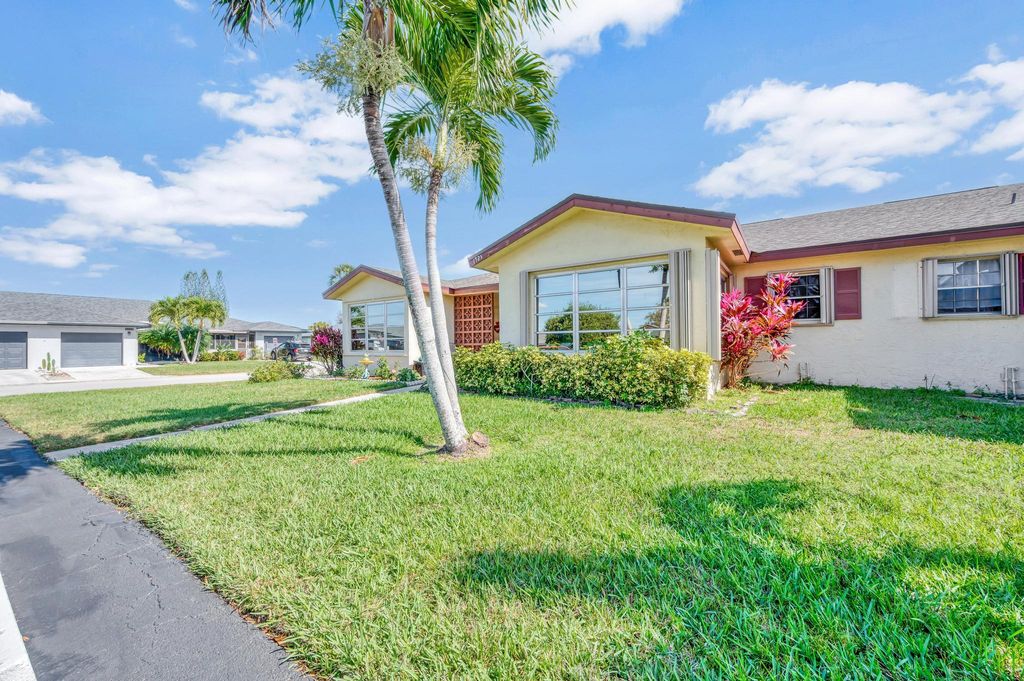 Photo of 1721 N Dovetail Drive #B, Fort Pierce, FL 34982 (MLS # R10956492)