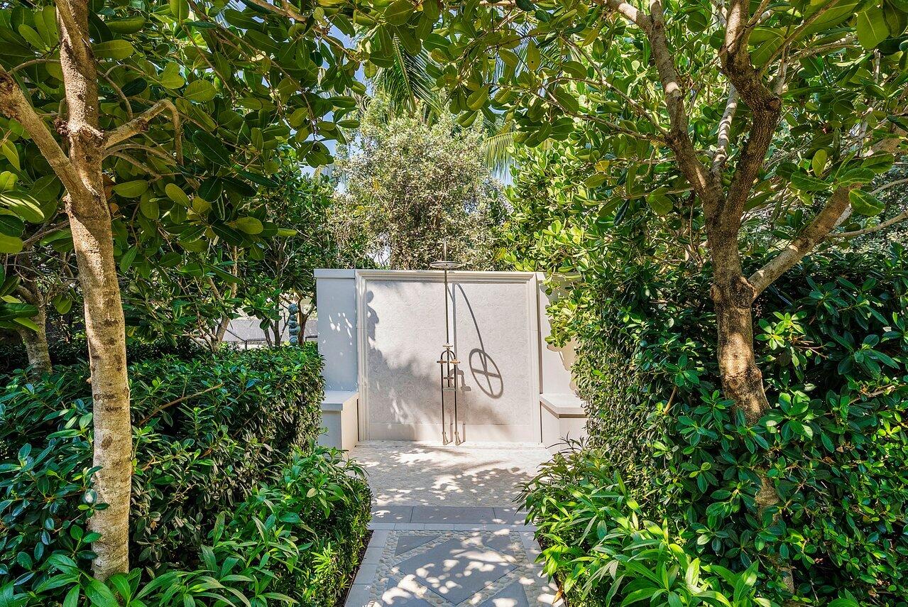 VIA VIZCAYA - Residential