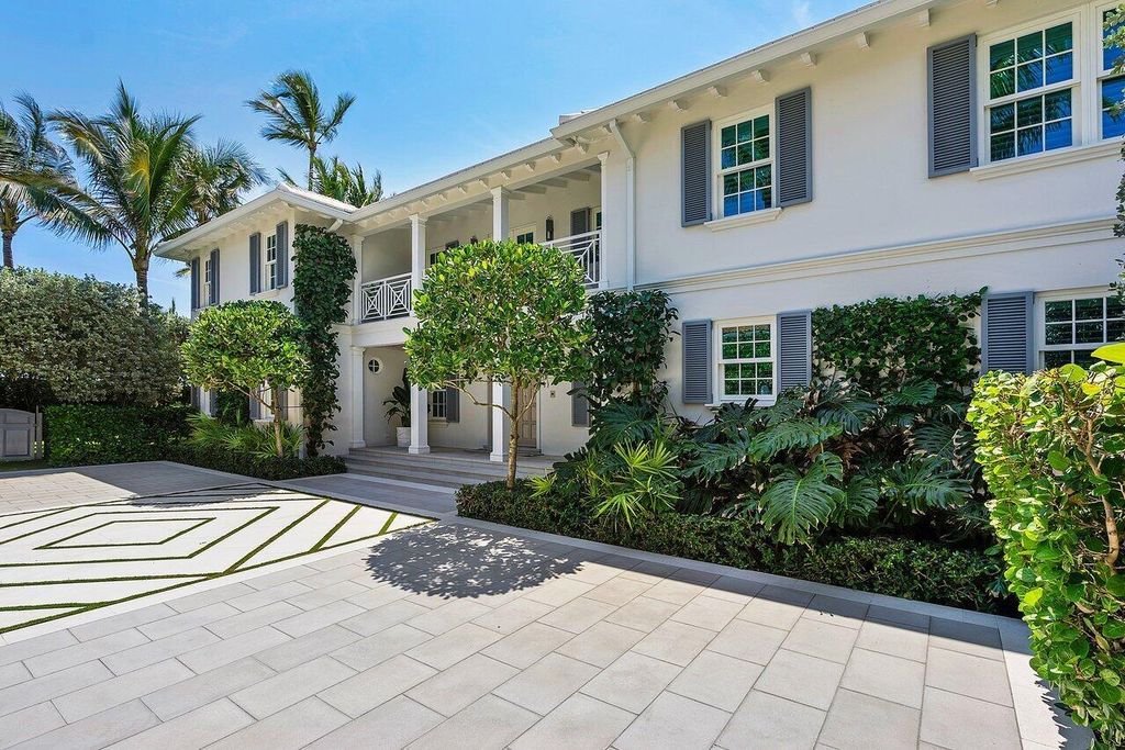 Photo of 880 S Ocean Boulevard, Palm Beach, FL 33480 (MLS # R11145695)