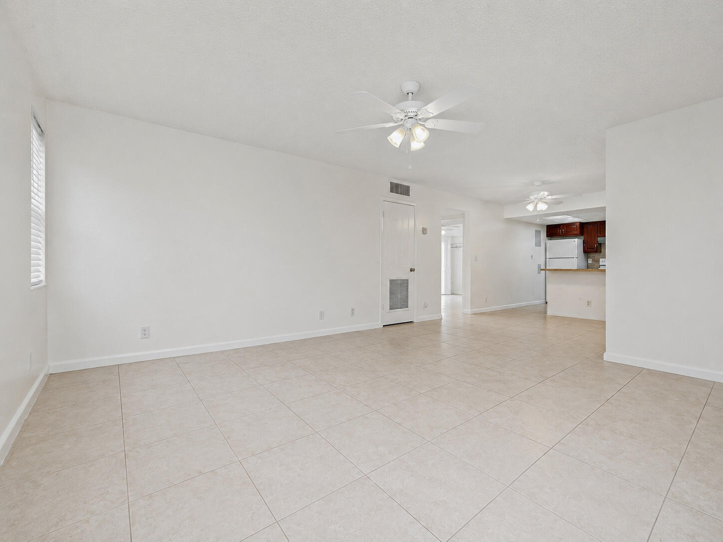 CORAL SPRINGS VILLAGE GREEN - Residential Lease