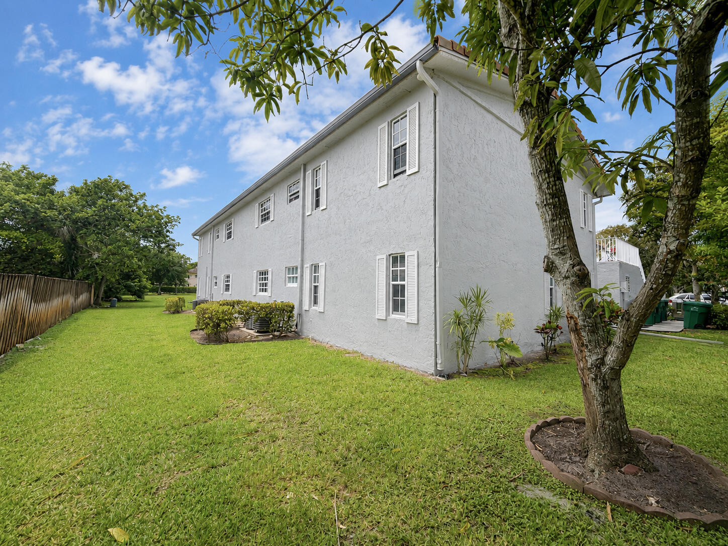 CORAL SPRINGS VILLAGE GREEN - Residential Lease