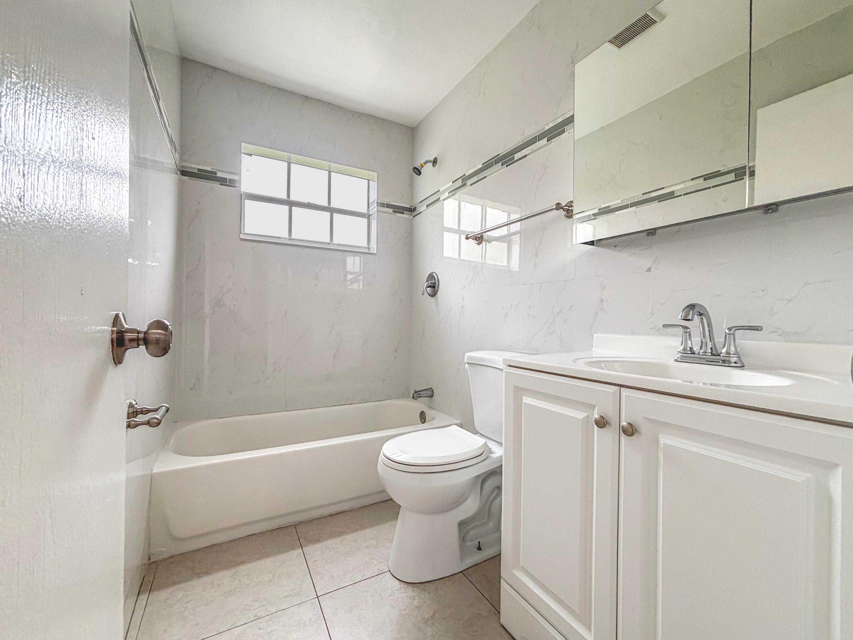 CORAL SPRINGS VILLAGE GREEN - Residential Lease