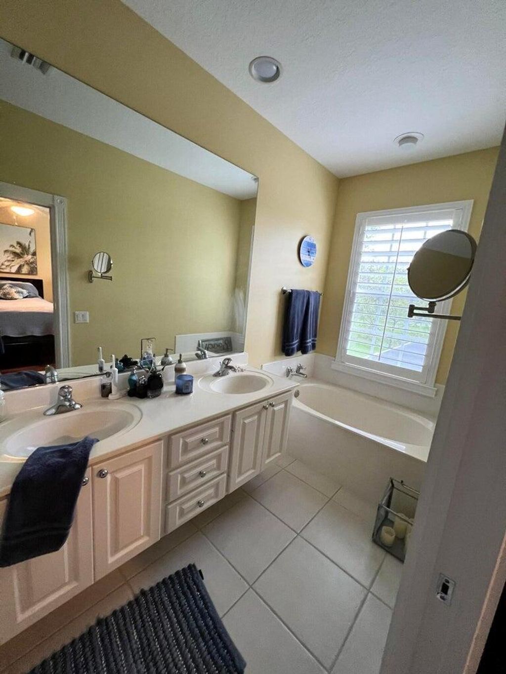 Photo of 401 Capistrano Drive, Palm Beach Gardens, FL 33410 (MLS # R10975840)