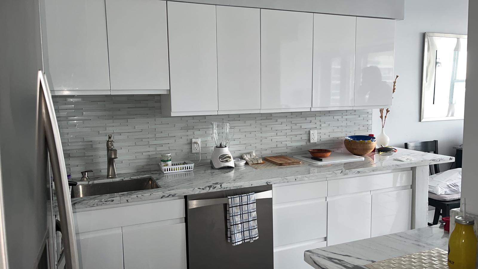 KING COLE CONDO - Residential