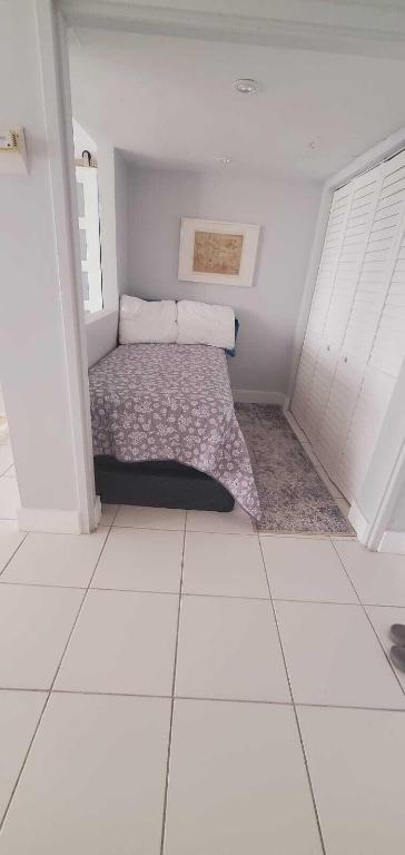 KING COLE CONDO - Residential