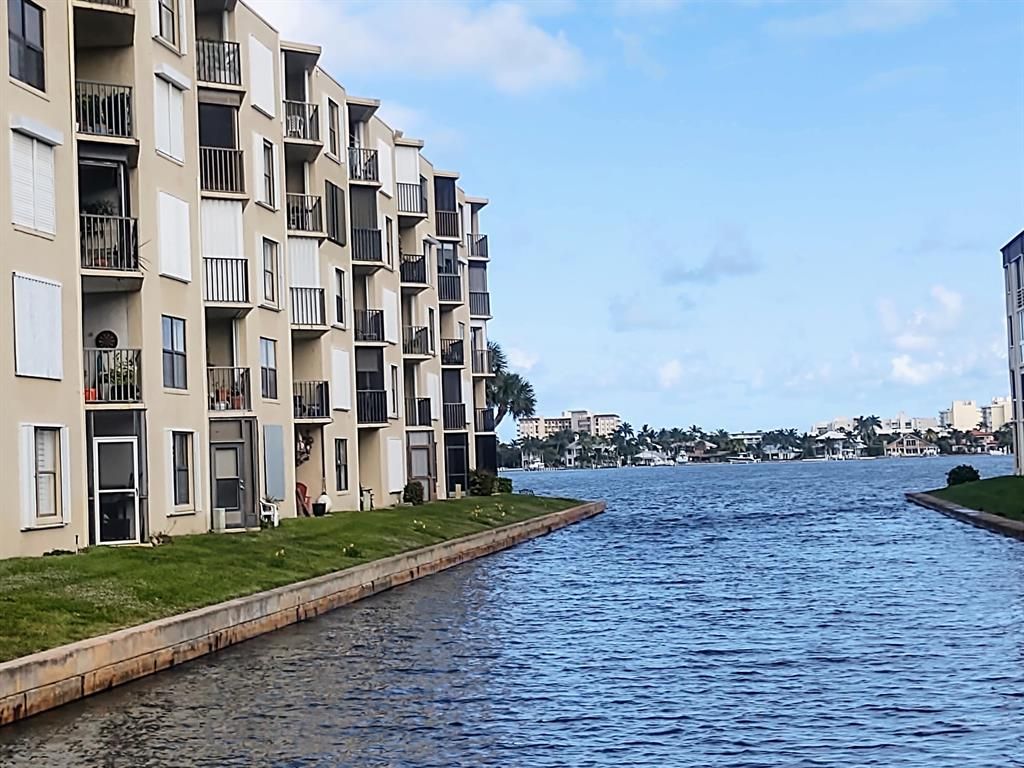 Photo of 896 N Federal Highway #325, Lantana, FL 33462 (MLS # R10757987)