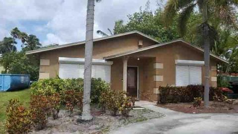 195 NW 14th Way Dania Beach FL 33004