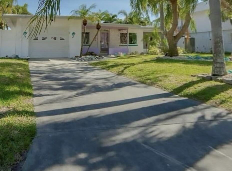 2469 W Baywood Dr Drive W