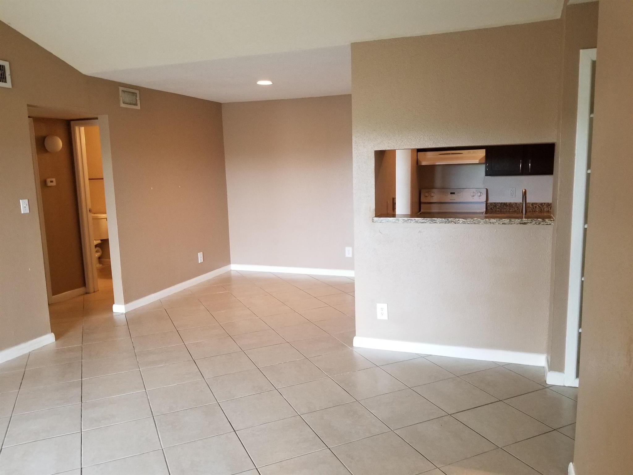 SAVANNAH AT RIVERSIDE CONDO - Residential Lease