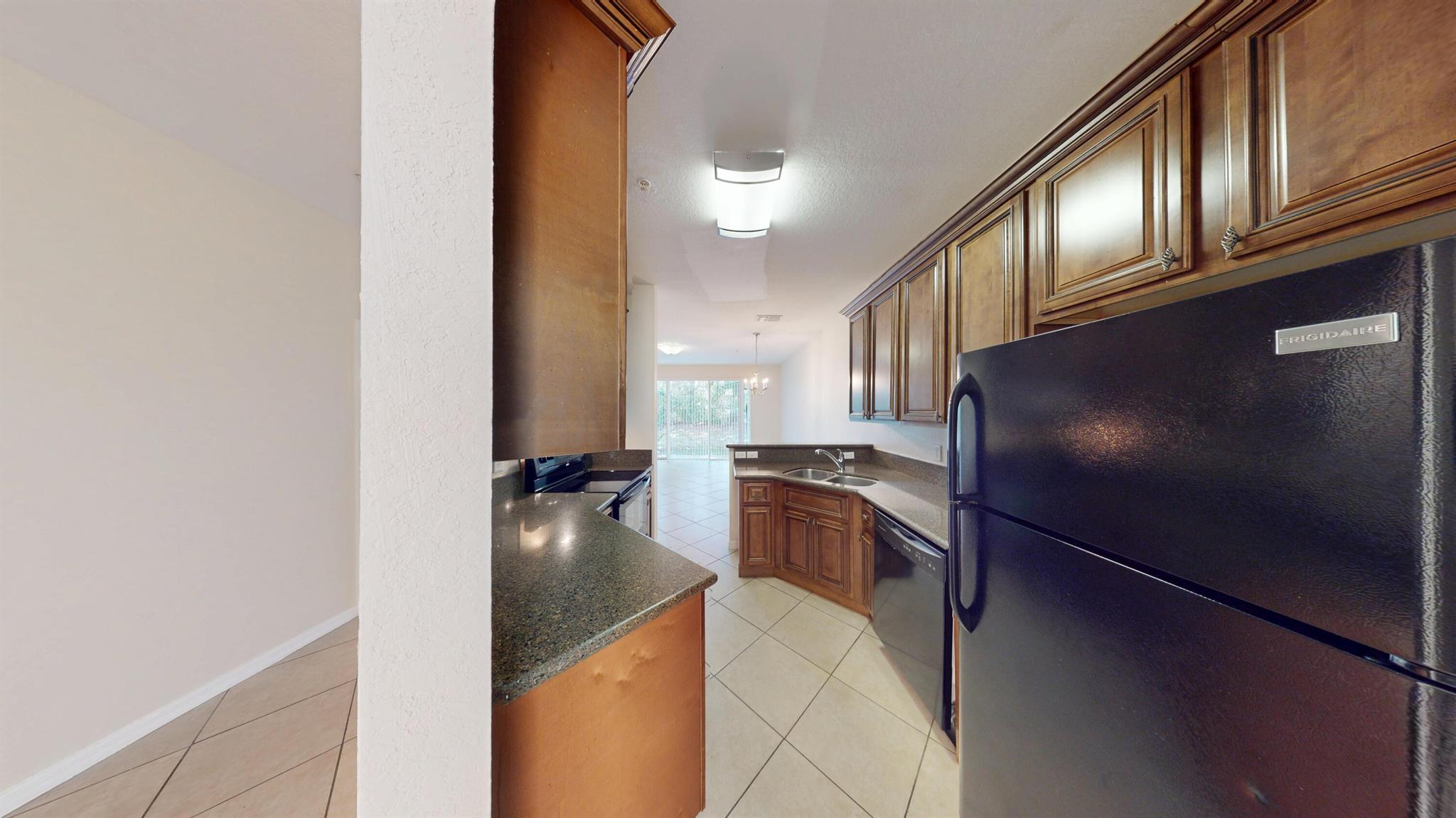 831 Pipers Cay Drive