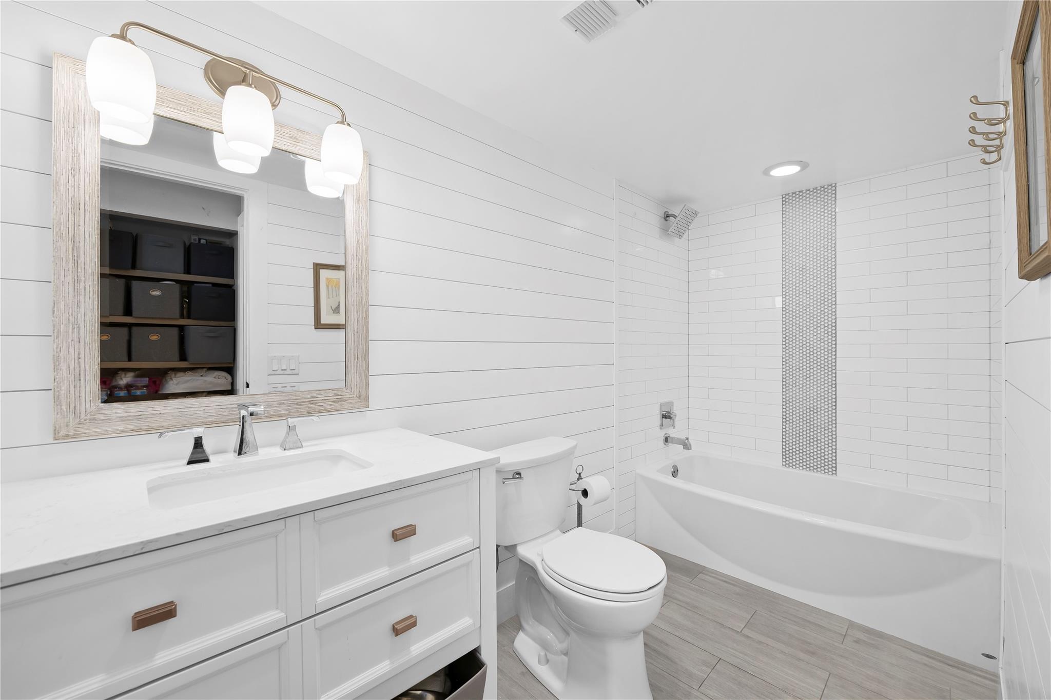 WATERSEDGE - Residential