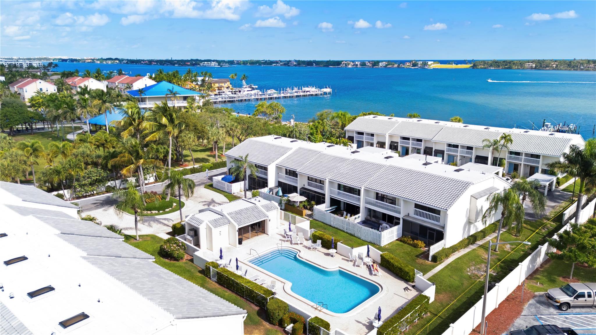 WATERSEDGE - Residential