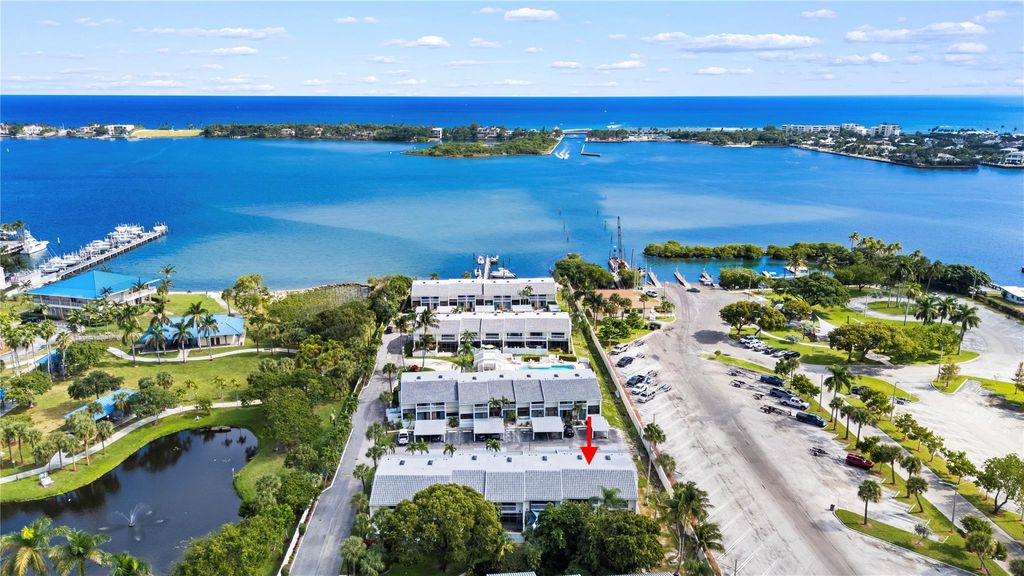 Photo of 630 NE 20th Ln, Boynton Beach, FL 33435 (MLS # F10538168)