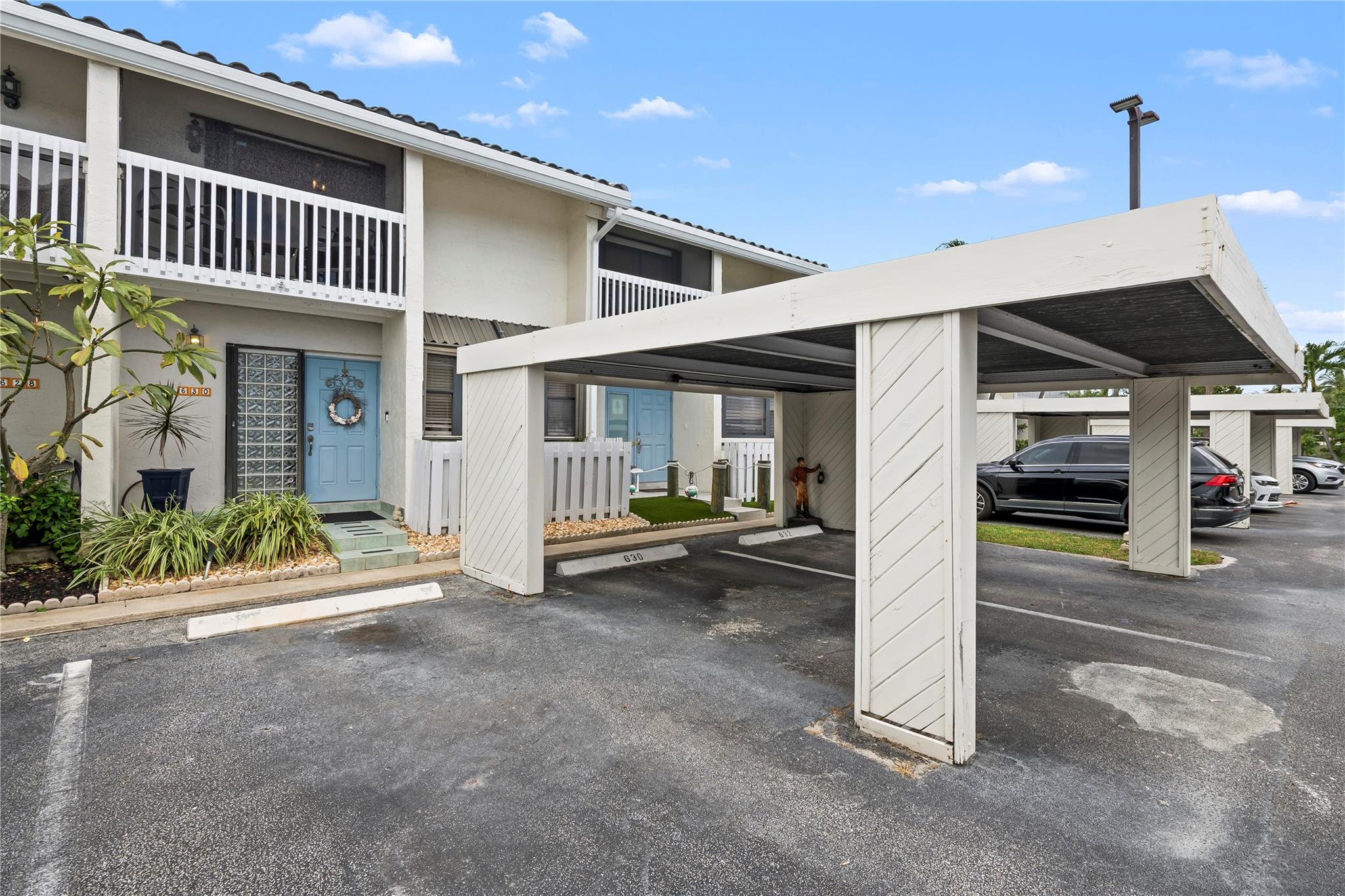 WATERSEDGE - Residential