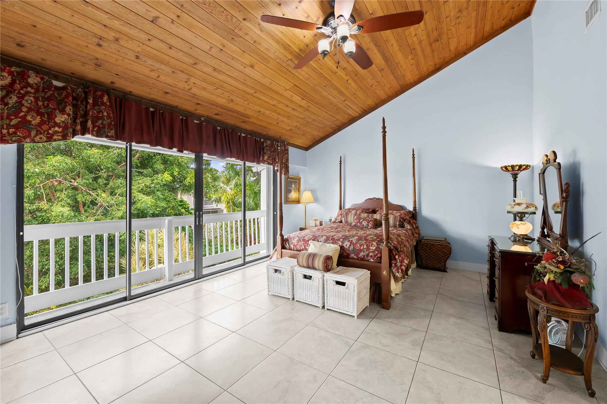 WATERSEDGE - Residential