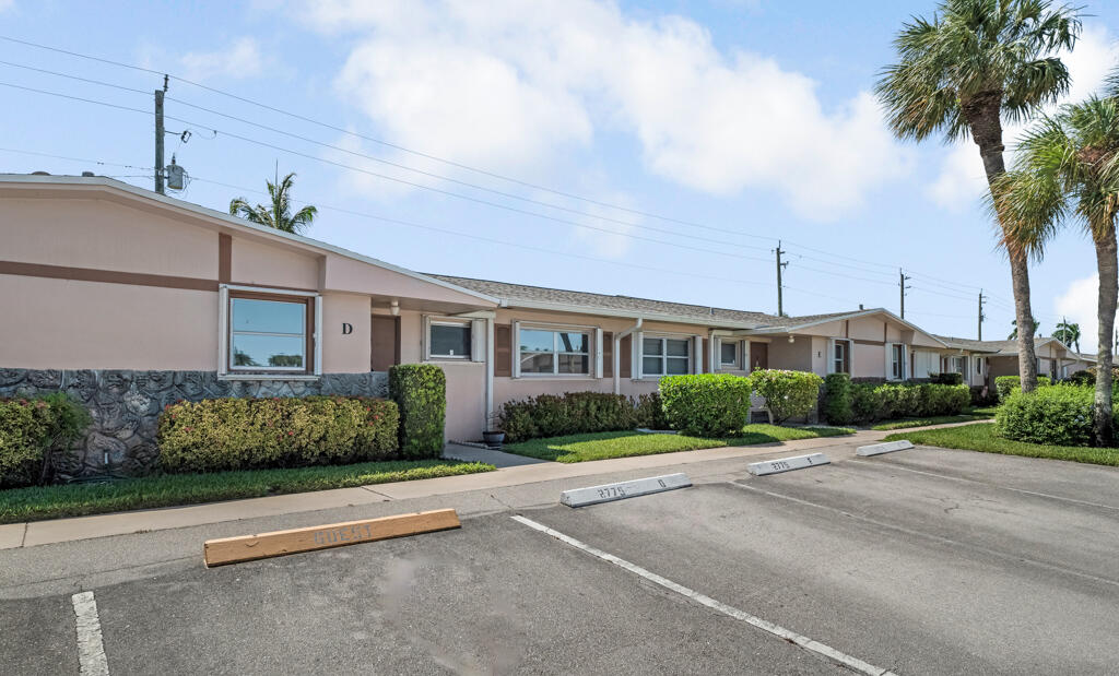 CRESTHAVEN VILLAS 28 CONDO - Residential