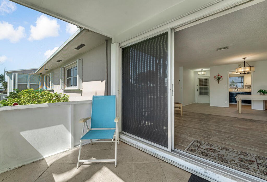 CRESTHAVEN VILLAS 28 CONDO - Residential