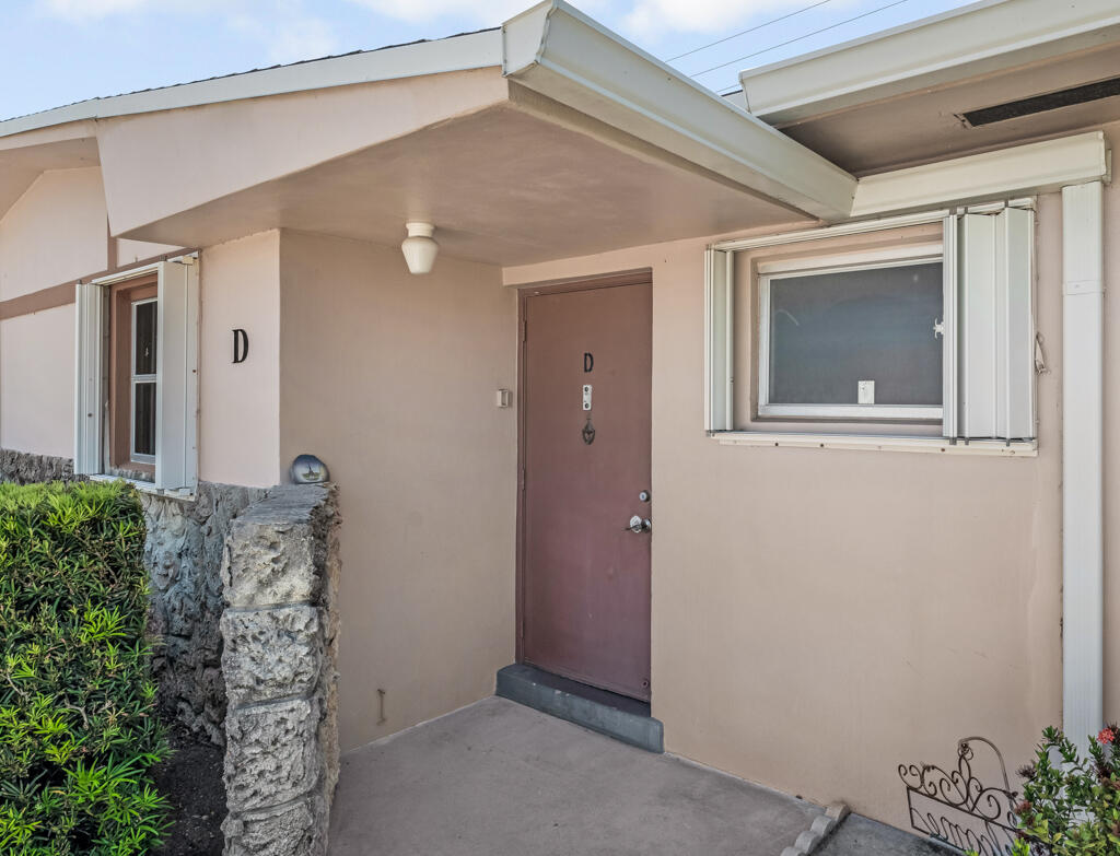 CRESTHAVEN VILLAS 28 CONDO - Residential