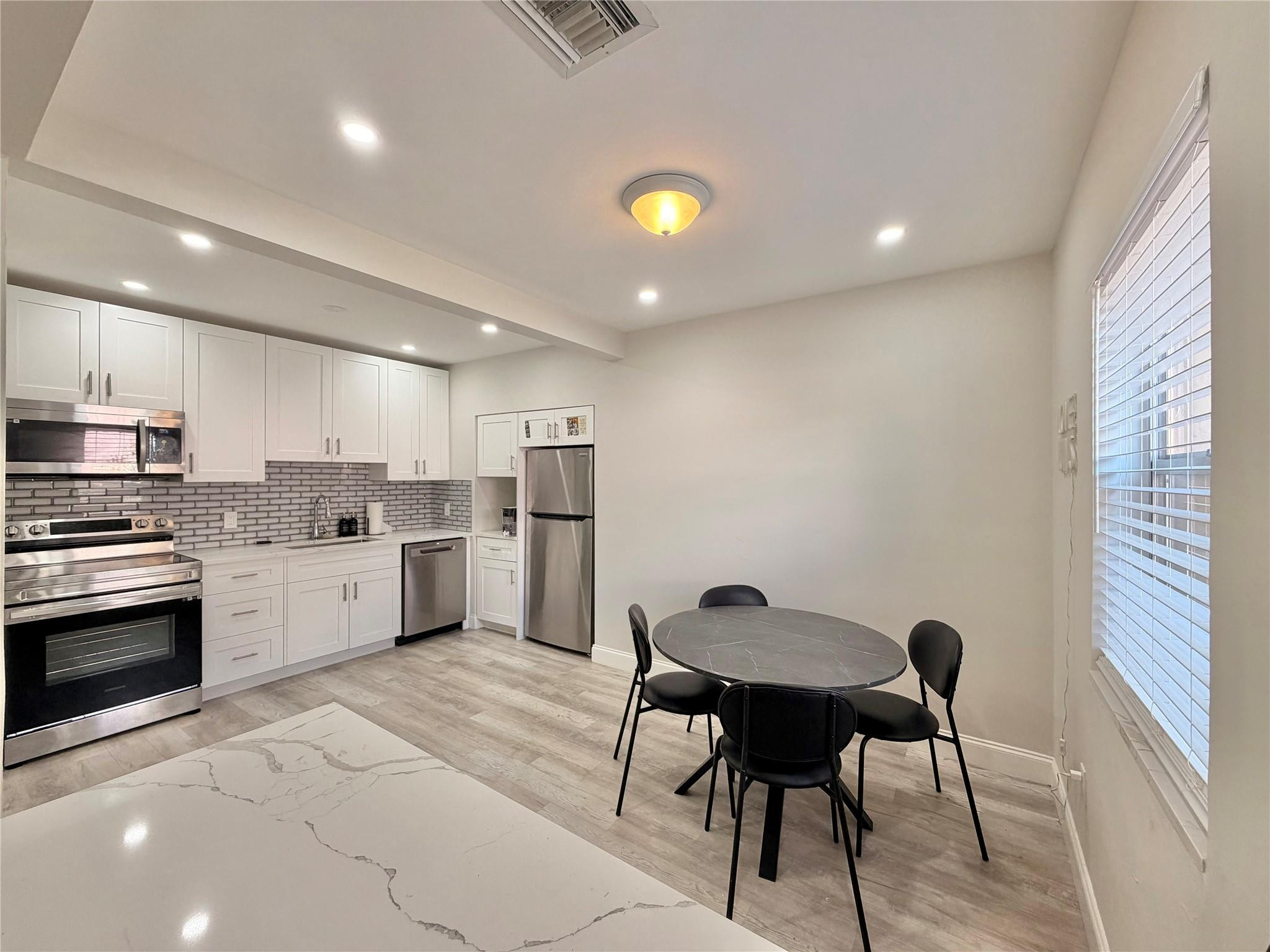 Progresso 2-18 D - Residential Lease