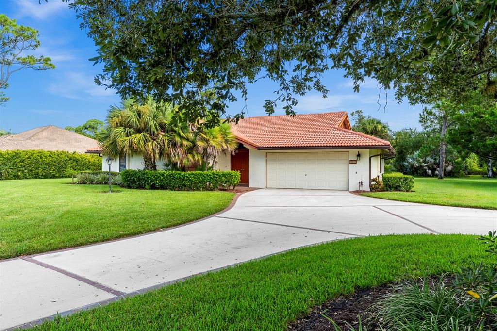 Photo of 9457 Meadowood Drive, Fort Pierce, FL 34951 (MLS # R10740169)