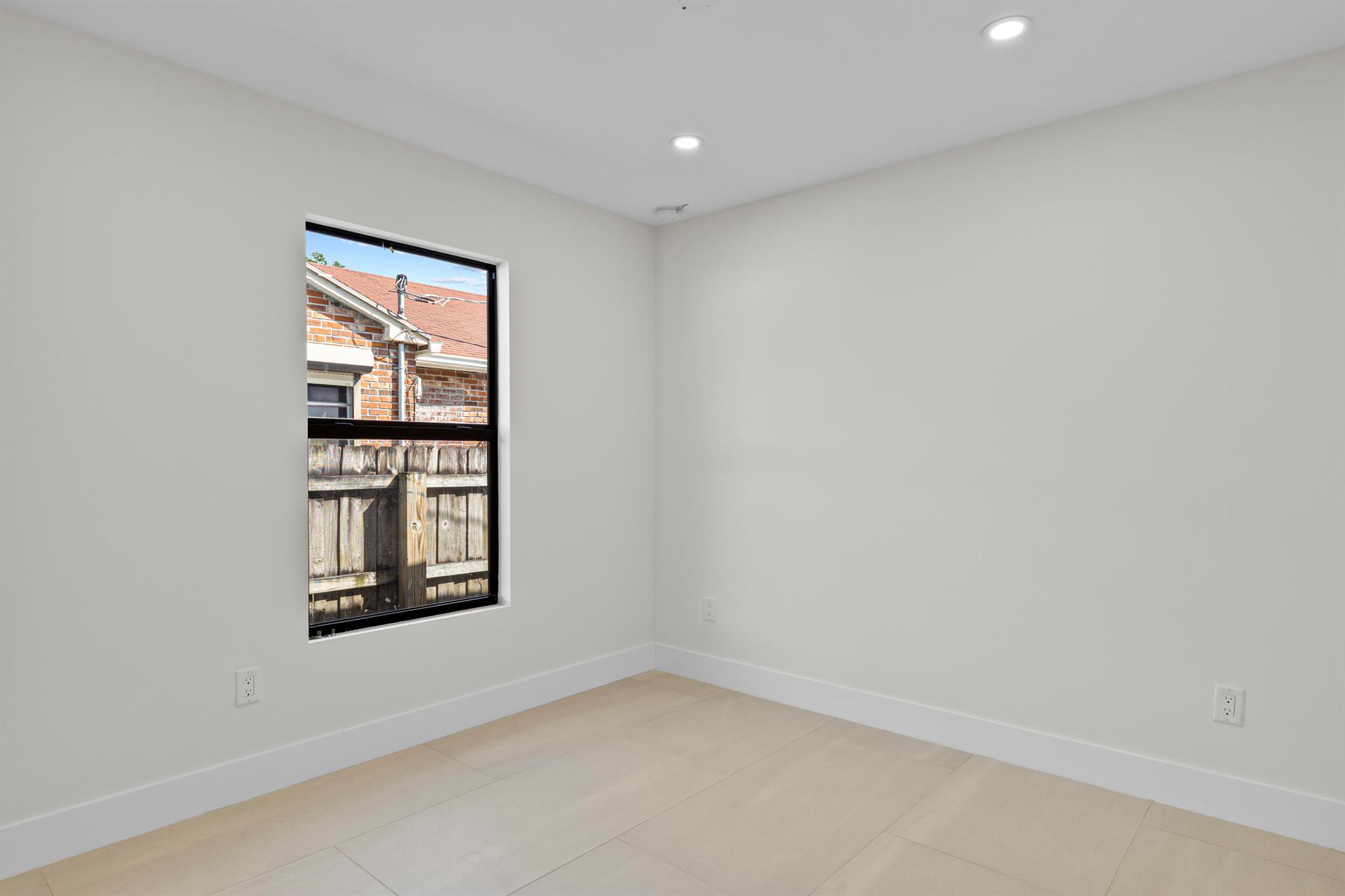 HILLSIDE PARK IN - Residential