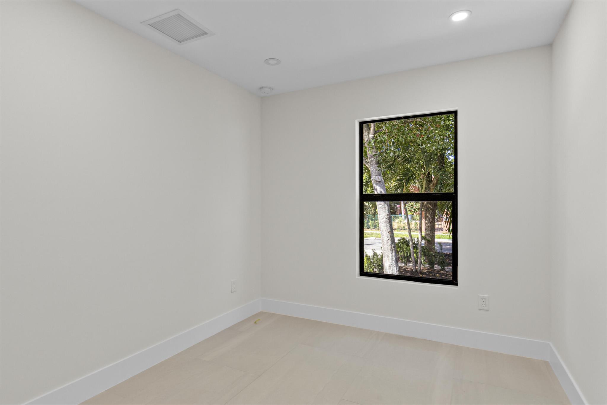 HILLSIDE PARK IN - Residential