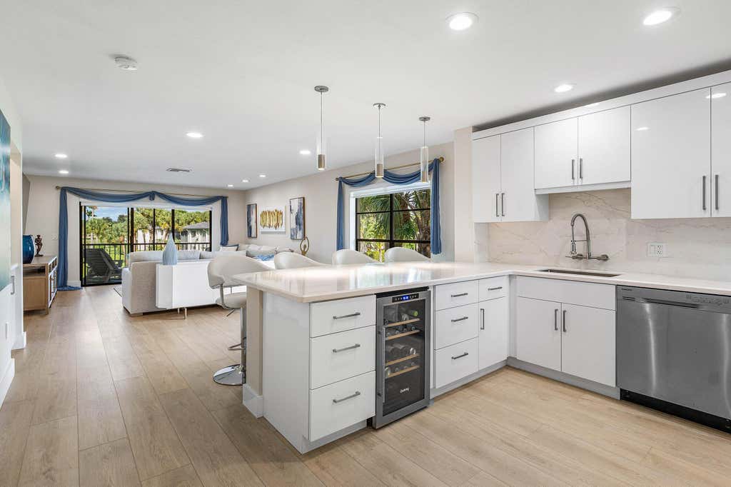 Photo of 35 Southport Lane #H, Boynton Beach, FL 33436 (MLS # R11137222)