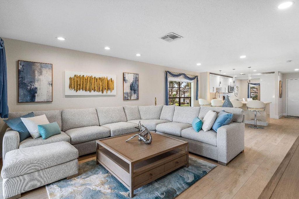 Photo of 35 Southport Lane #H, Boynton Beach, FL 33436 (MLS # R11137222)