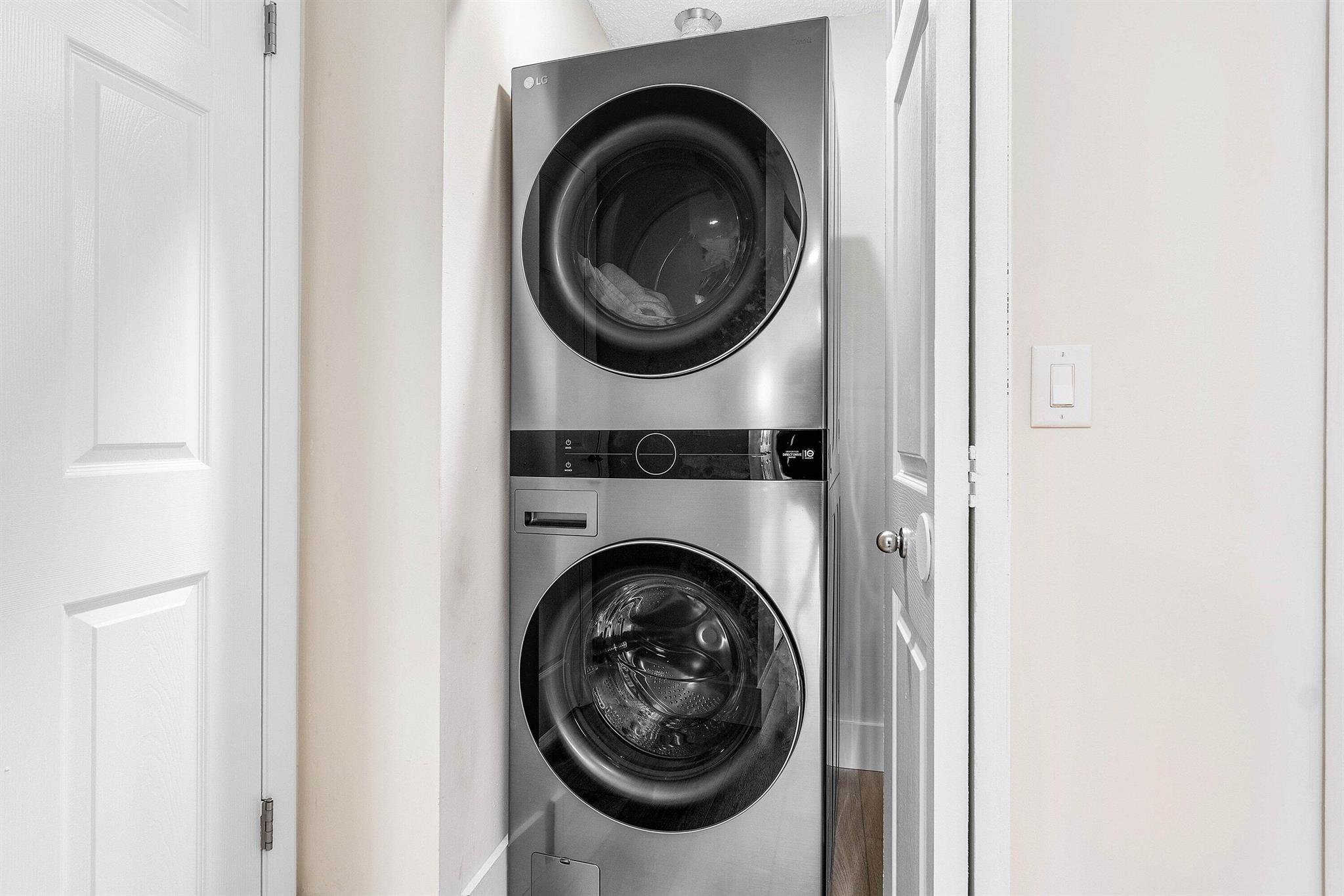 SOUTHPORT AT HUNTERS RUN - Residential