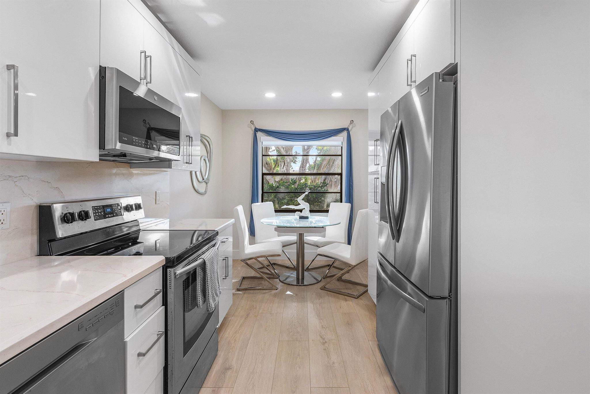 View photos, virtual tours, details... 35 Southport Lane H