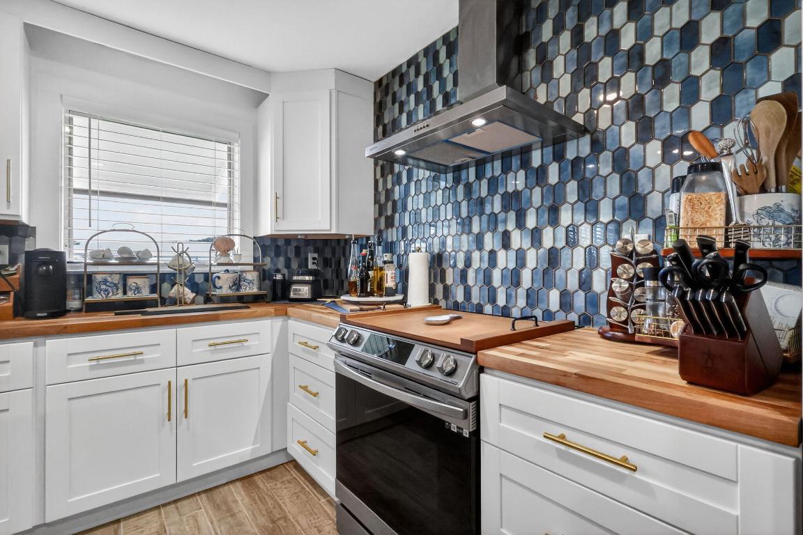 HIGH POINT OF DELRAY BEACH CONDO SEC I - Residential Lease