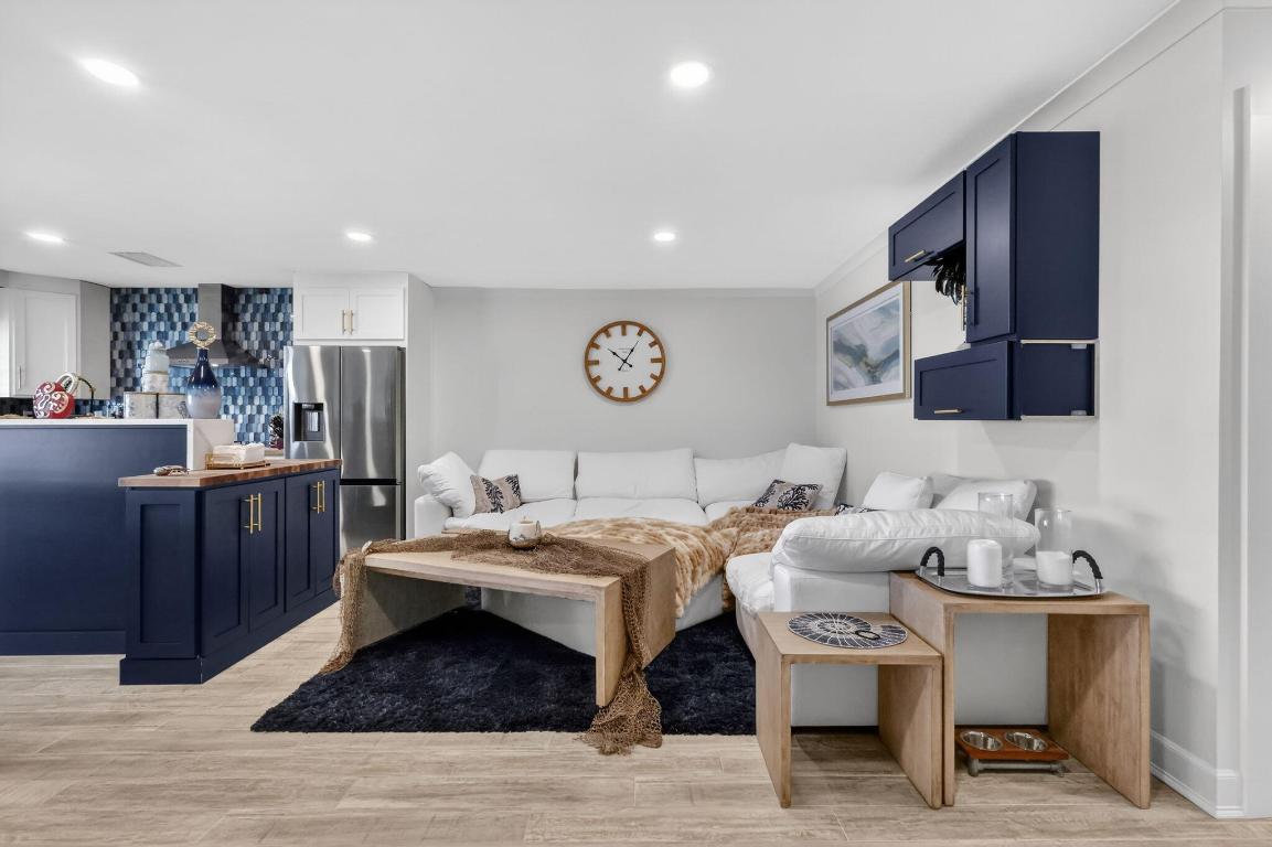 HIGH POINT OF DELRAY BEACH CONDO SEC I - Residential Lease