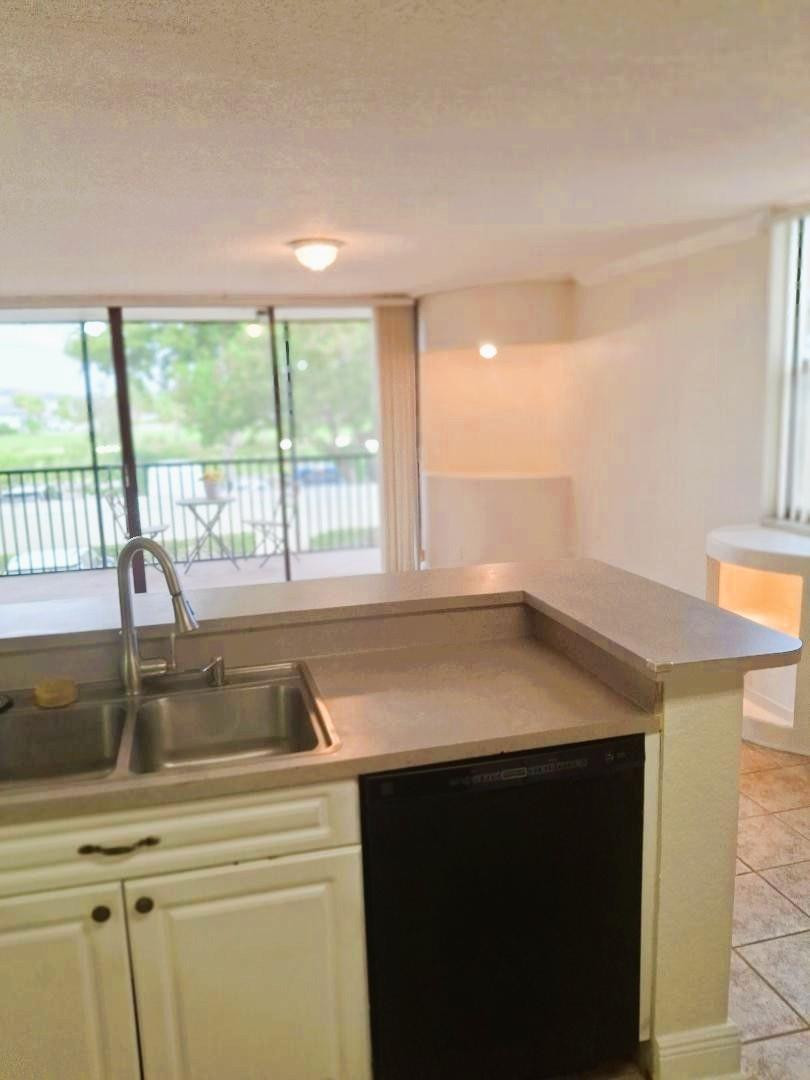 Lake Emerald - Residential Lease