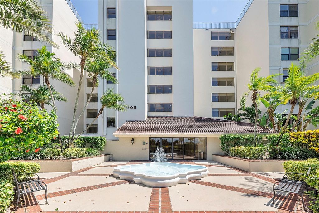 Photo of 105 Lake Emerald Drive #201, Fort Lauderdale, FL 33309 (MLS # F10554014)
