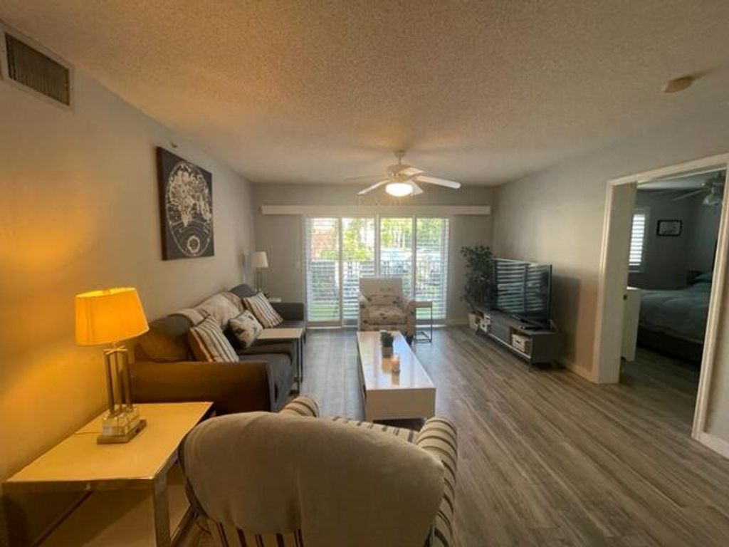 Photo of 2131 SE 10th Avenue #1112, Fort Lauderdale, FL 33316 (MLS # B26006172)