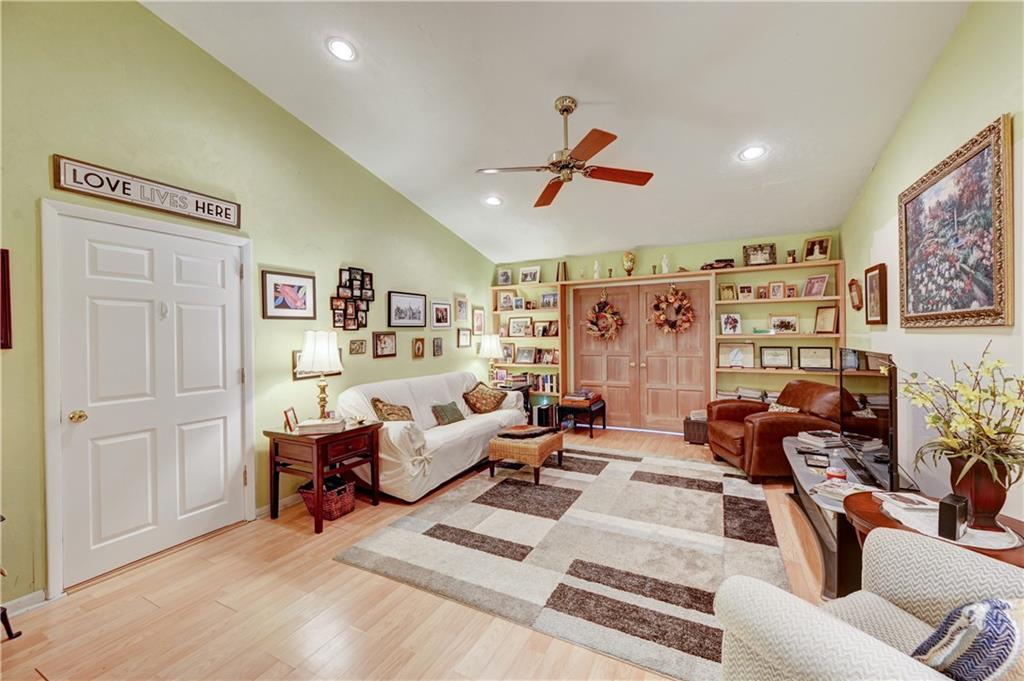 Cypress Glen 104-26 B - Residential