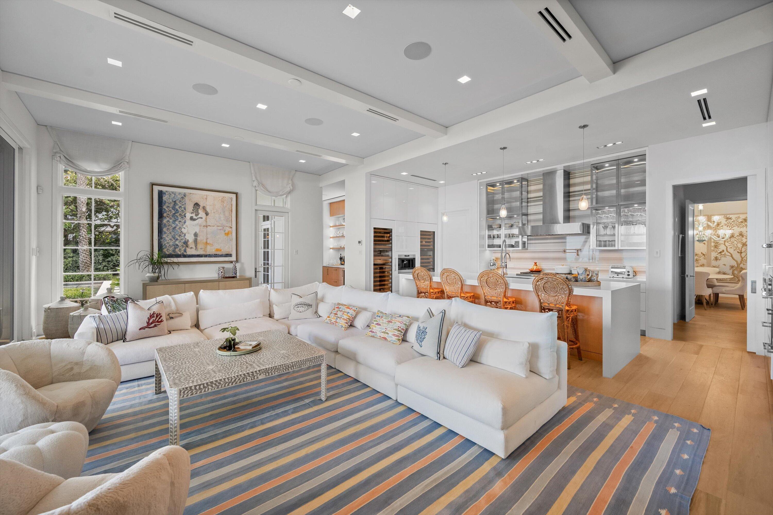 M M W BEACHHOUSE LOT PL - Residential