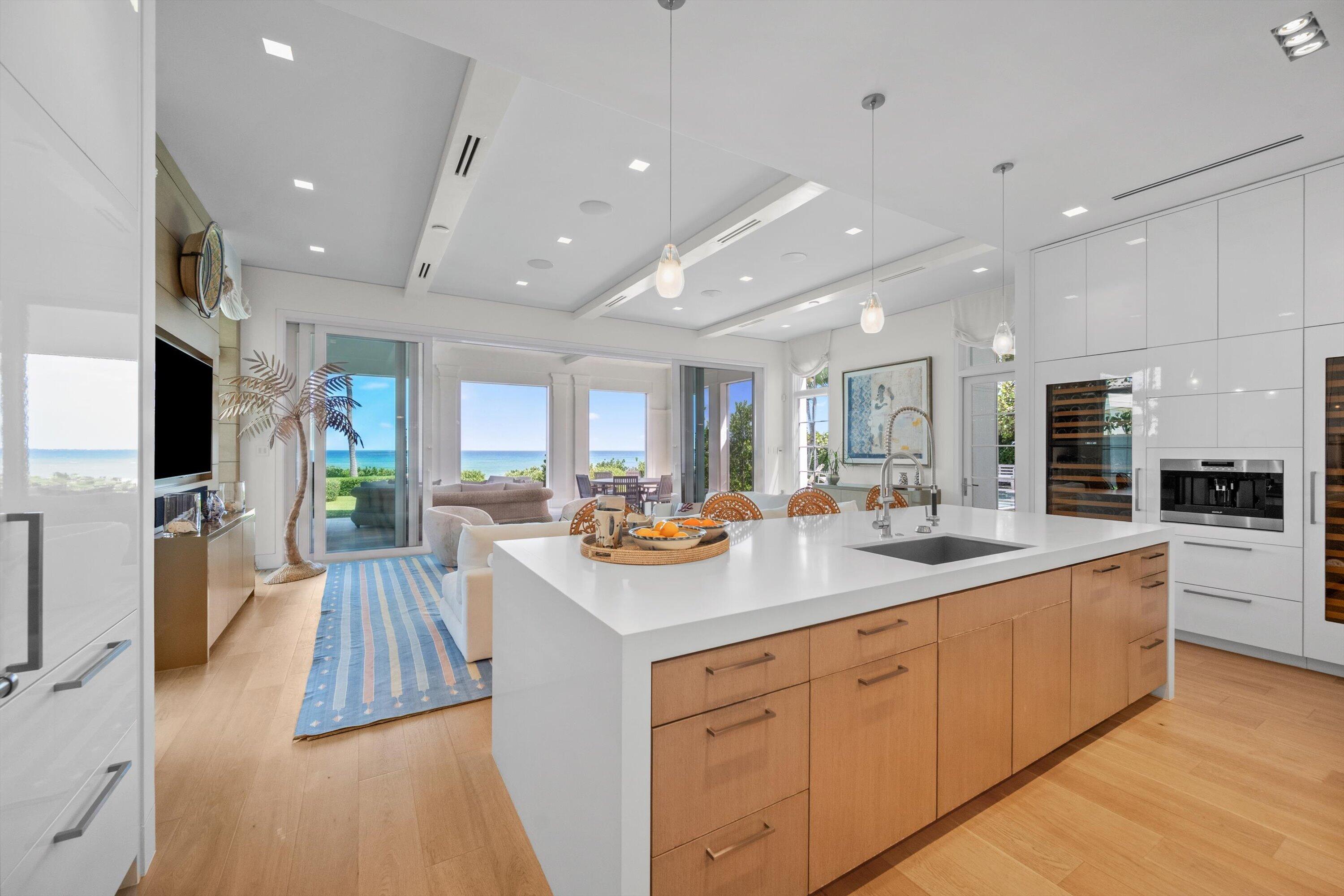M M W BEACHHOUSE LOT PL - Residential