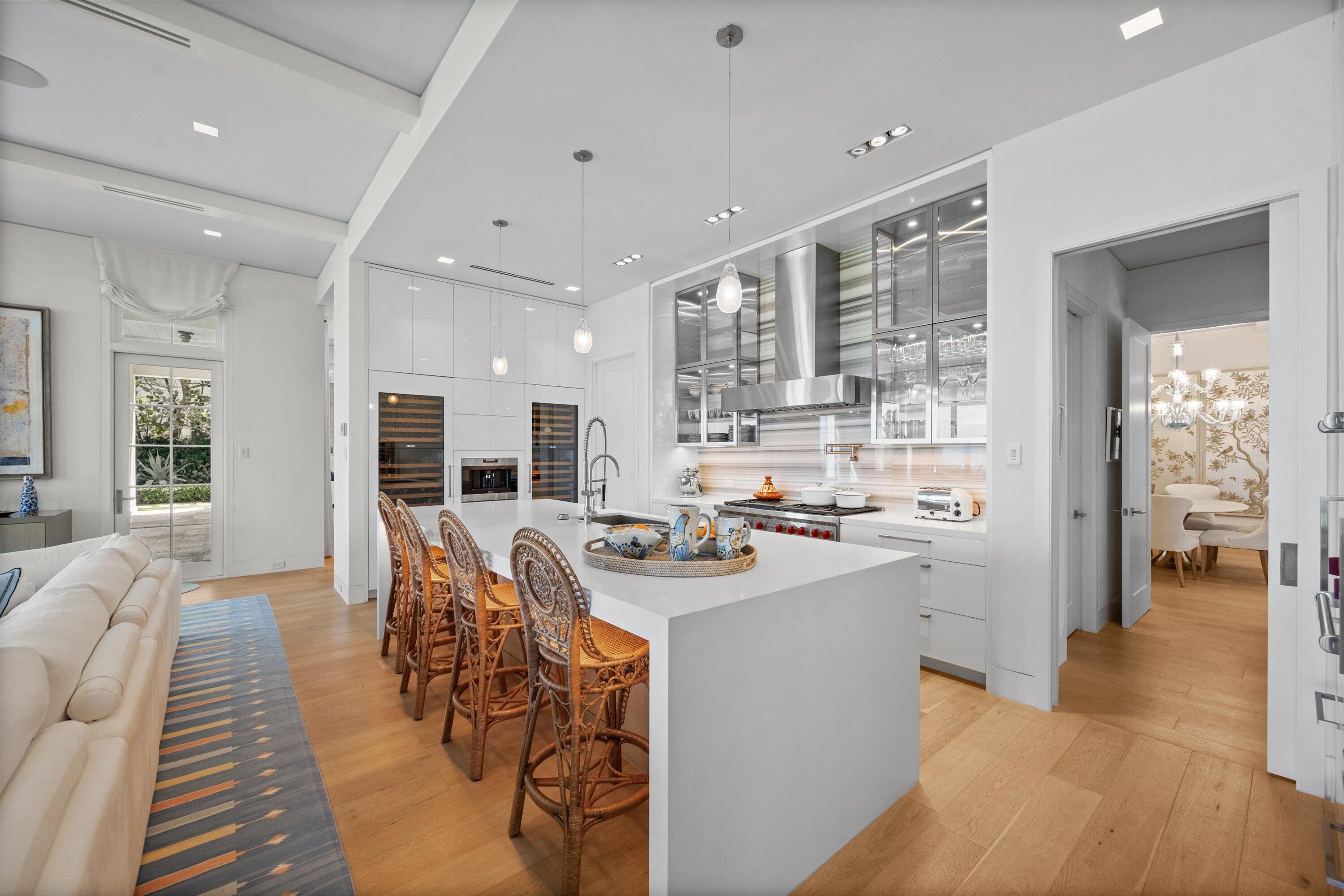 M M W BEACHHOUSE LOT PL - Residential