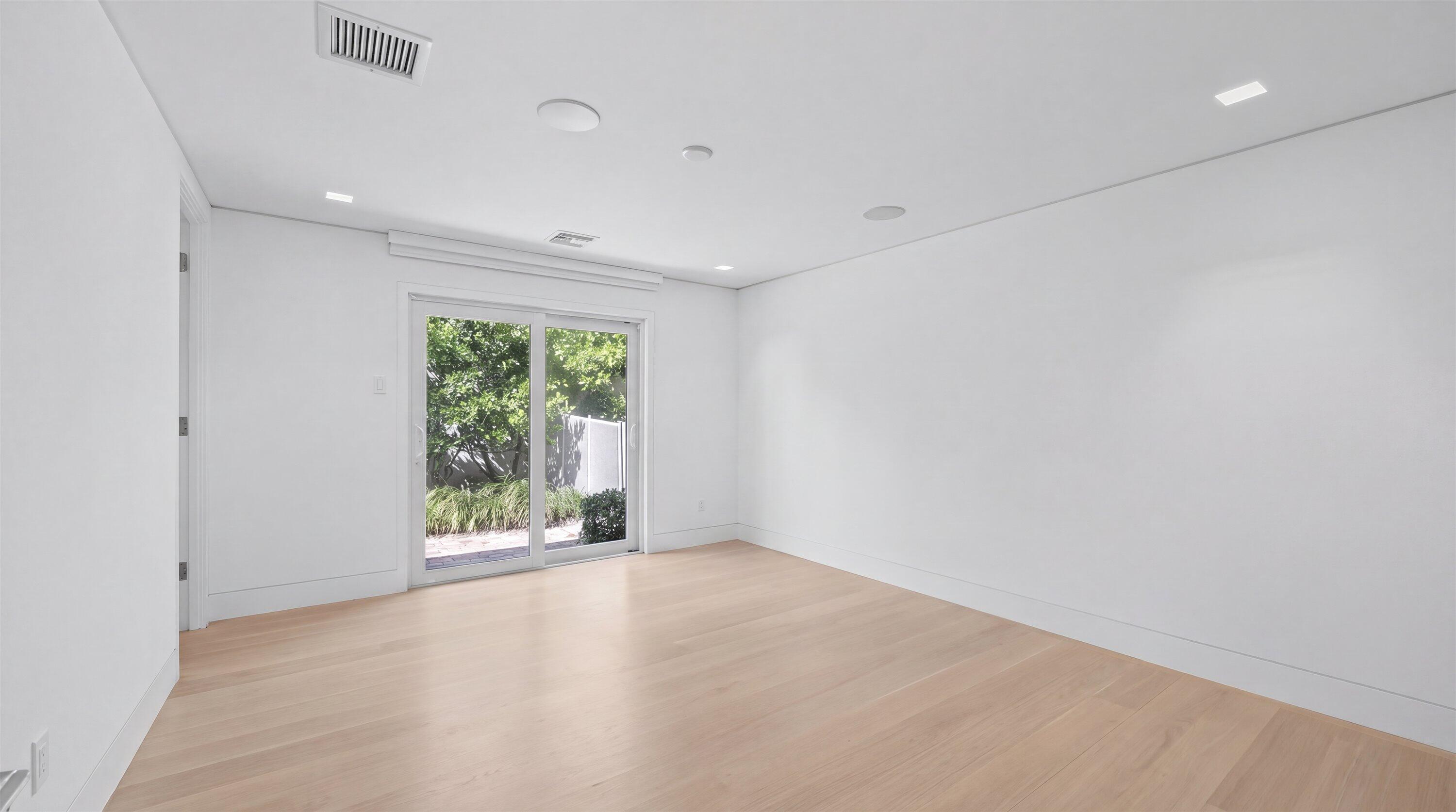 M M W BEACHHOUSE LOT PL - Residential
