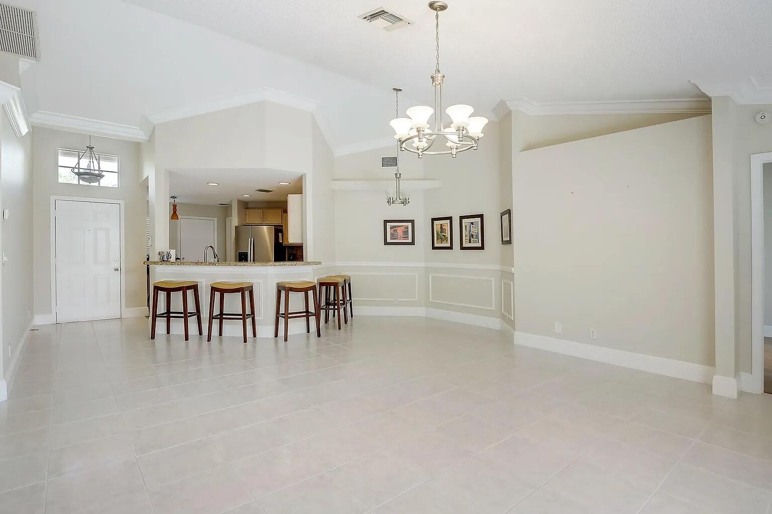 TROPICAL LAKES PH 2 - Residential