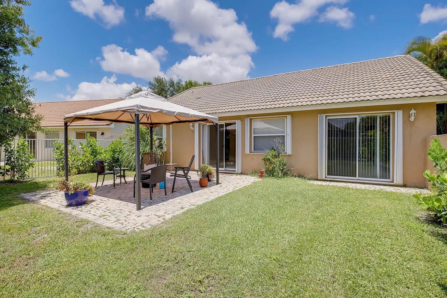 TROPICAL LAKES PH 2 - Residential
