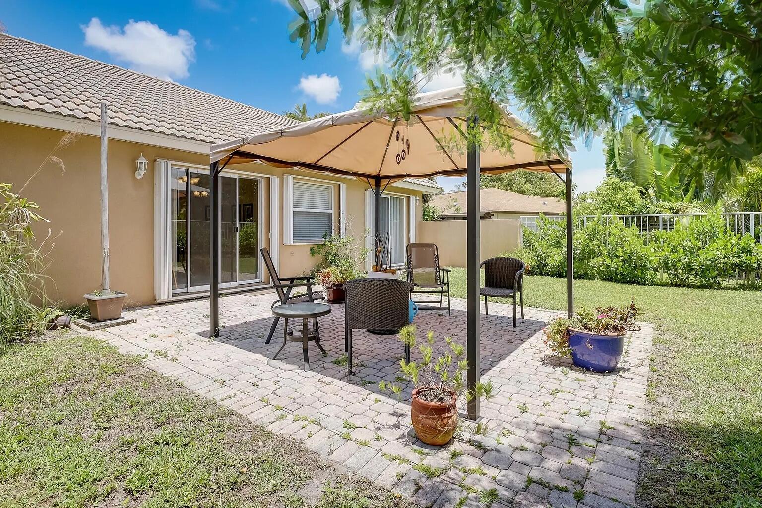 TROPICAL LAKES PH 2 - Residential
